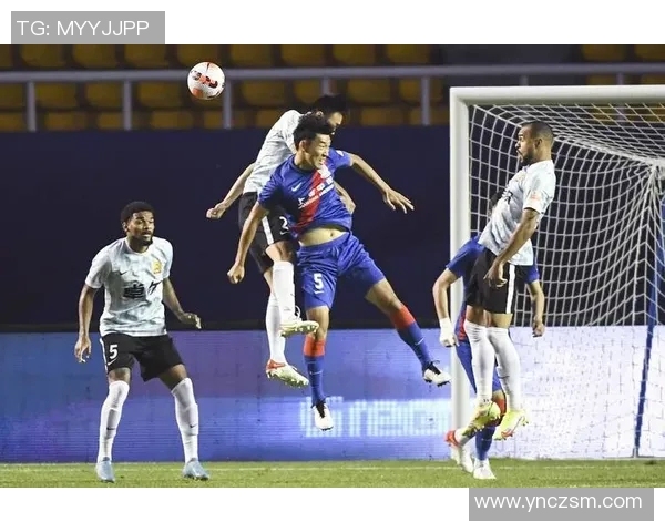 上海足球队的逆袭之旅:从低谷到巅峰的奋斗与荣耀 上海足球队的逆袭之旅:从低谷到巅峰的奋斗与荣耀